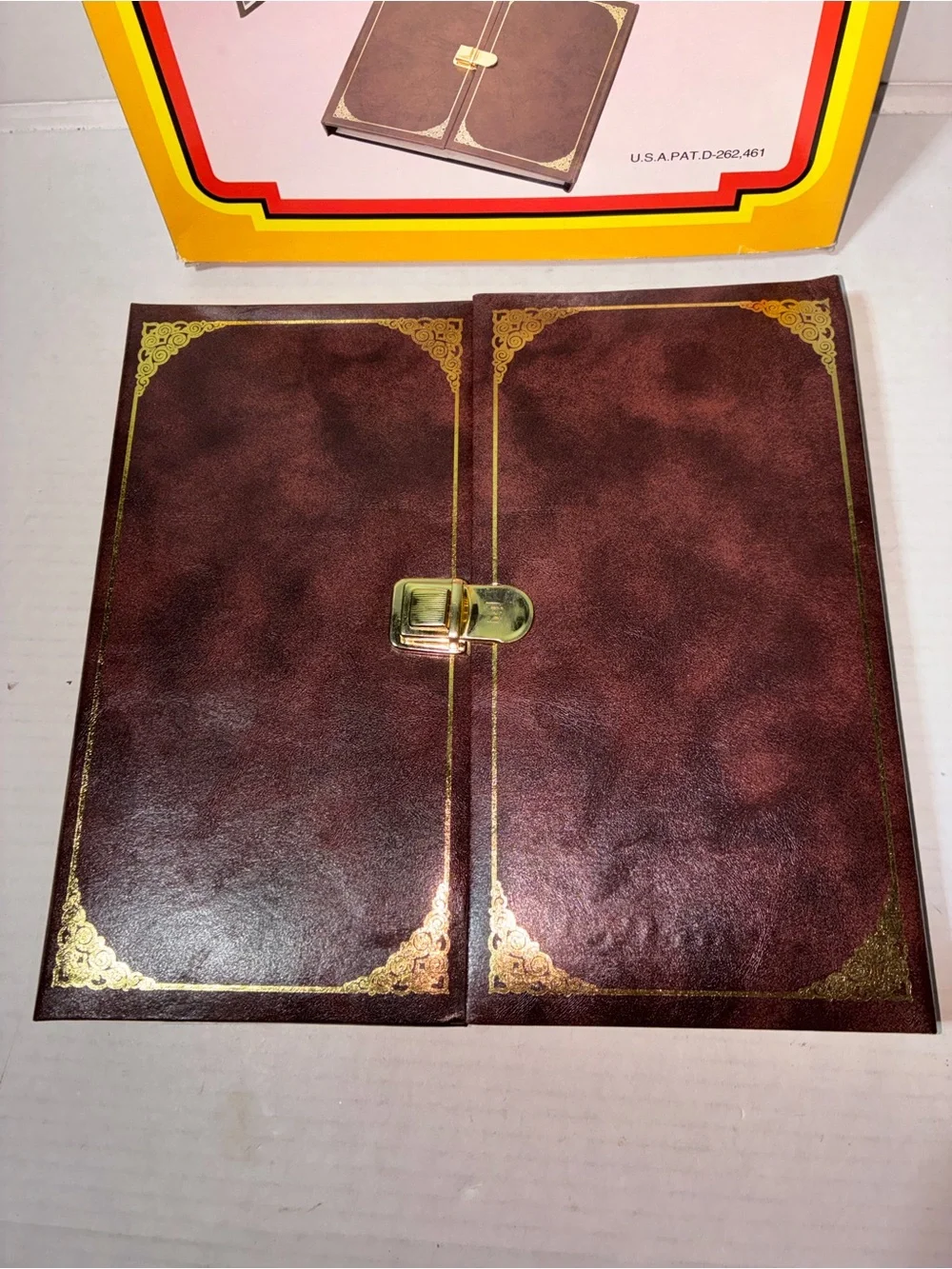 NOS Vtg 70s Fotodisplay Photo Album Faux Leather Holds 200 Pictures Tri-Fold